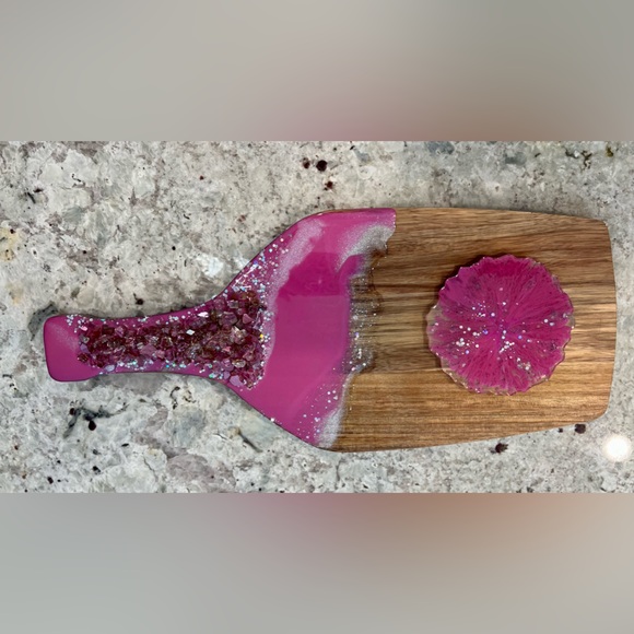 Resin cutting board.. - Picture 1 of 2